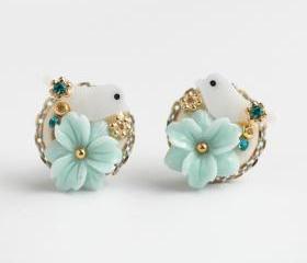 Mint flower bird stud earrings