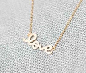 Love necklace in gold
