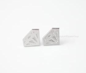 Tiny Diamond shape Earrings in silver
