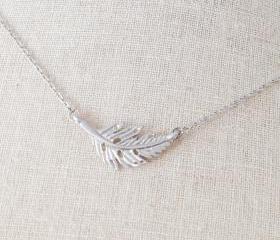Tiny feather Necklace in Silver
