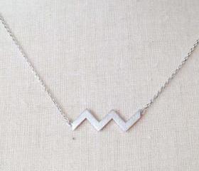 Silver zigzag necklace