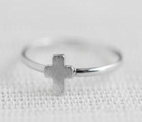 Tiny cross adjustable ring in silver ,adjustable ring,everyday jewelry, gift ring